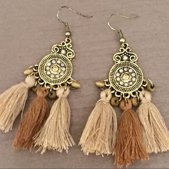 Boho Tan Brown Tassel Gold Tone Filigree Earrings NWT - Picture 2 of 4